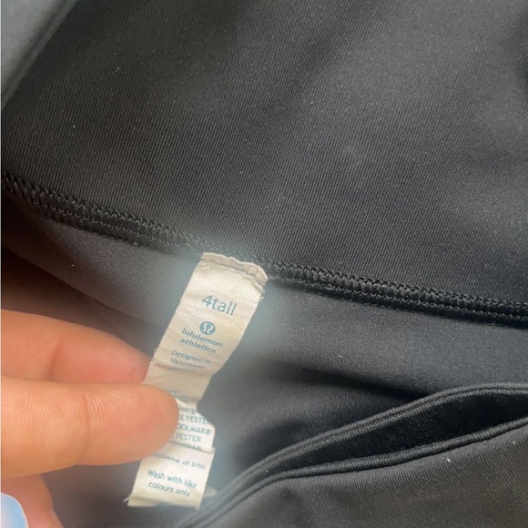 LULULEMON bike shorts size 4 - Picture 3 of 4